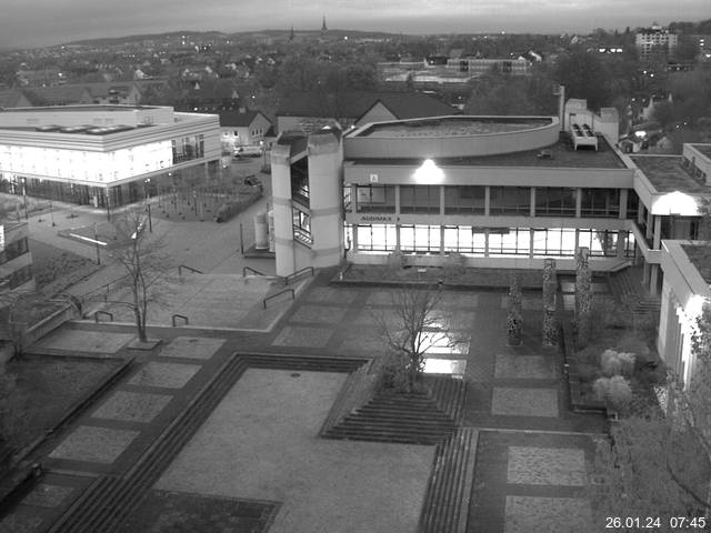 Foto der Webcam: Verwaltungsgebäude, Innenhof mit Audimax, Hörsaal-Gebäude 1