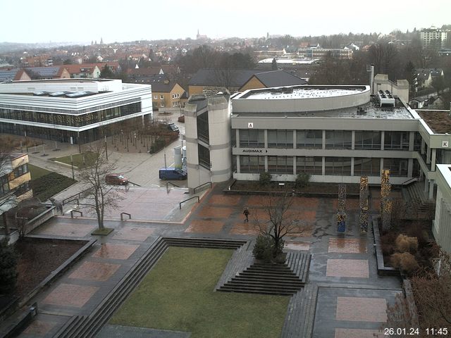 Foto der Webcam: Verwaltungsgebäude, Innenhof mit Audimax, Hörsaal-Gebäude 1