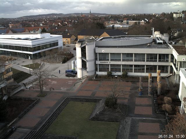 Foto der Webcam: Verwaltungsgebäude, Innenhof mit Audimax, Hörsaal-Gebäude 1