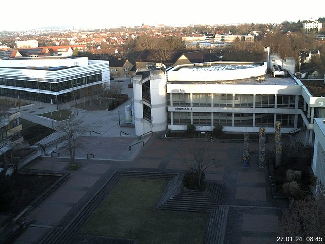 Foto der Webcam: Verwaltungsgebäude, Innenhof mit Audimax, Hörsaal-Gebäude 1