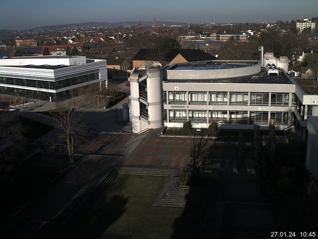 Foto der Webcam: Verwaltungsgebäude, Innenhof mit Audimax, Hörsaal-Gebäude 1