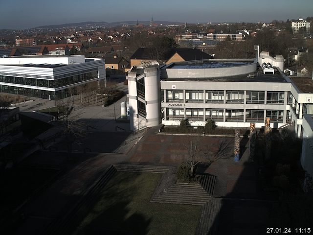 Foto der Webcam: Verwaltungsgebäude, Innenhof mit Audimax, Hörsaal-Gebäude 1