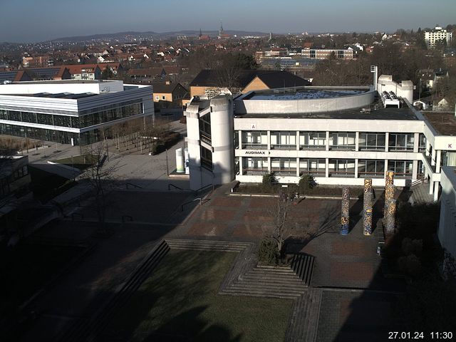 Foto der Webcam: Verwaltungsgebäude, Innenhof mit Audimax, Hörsaal-Gebäude 1