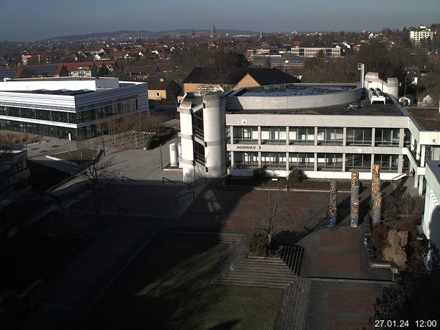 Foto der Webcam: Verwaltungsgebäude, Innenhof mit Audimax, Hörsaal-Gebäude 1