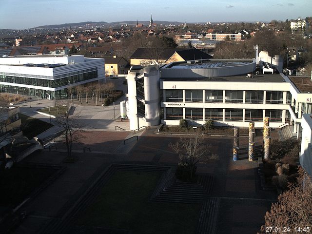 Foto der Webcam: Verwaltungsgebäude, Innenhof mit Audimax, Hörsaal-Gebäude 1