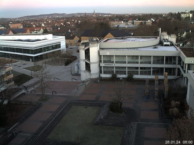 Foto der Webcam: Verwaltungsgebäude, Innenhof mit Audimax, Hörsaal-Gebäude 1