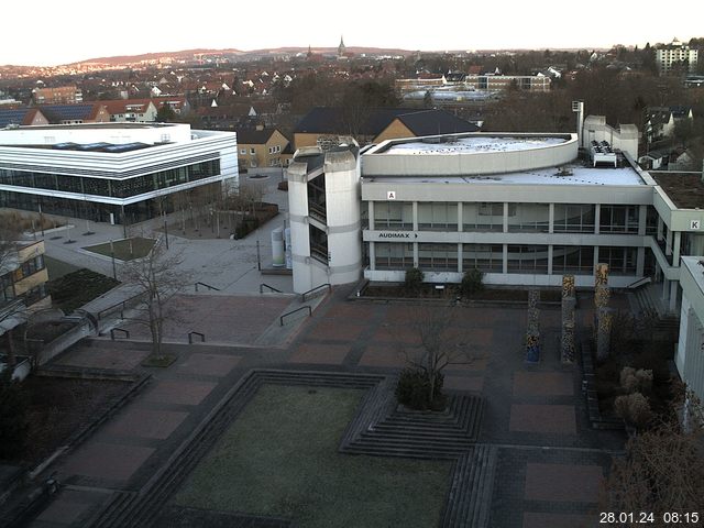 Foto der Webcam: Verwaltungsgebäude, Innenhof mit Audimax, Hörsaal-Gebäude 1