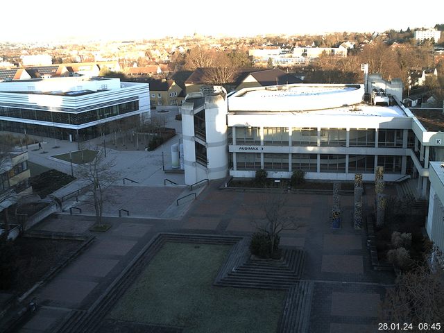 Foto der Webcam: Verwaltungsgebäude, Innenhof mit Audimax, Hörsaal-Gebäude 1