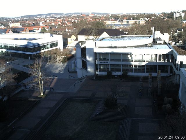 Foto der Webcam: Verwaltungsgebäude, Innenhof mit Audimax, Hörsaal-Gebäude 1