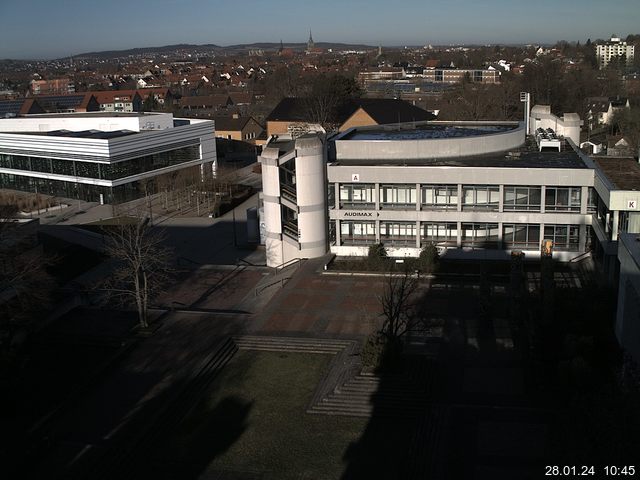 Foto der Webcam: Verwaltungsgebäude, Innenhof mit Audimax, Hörsaal-Gebäude 1