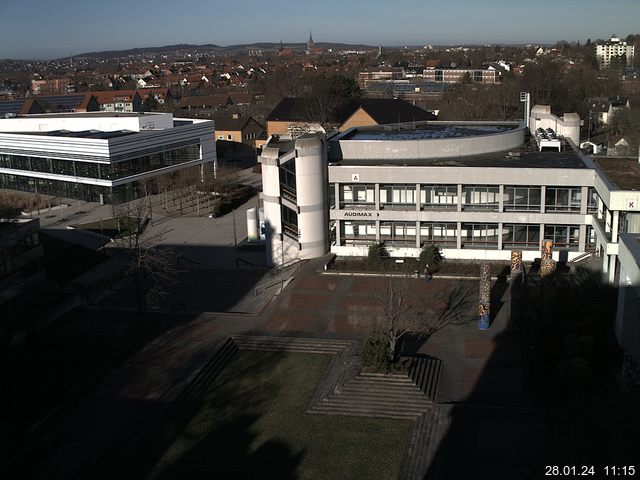 Foto der Webcam: Verwaltungsgebäude, Innenhof mit Audimax, Hörsaal-Gebäude 1