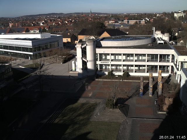 Foto der Webcam: Verwaltungsgebäude, Innenhof mit Audimax, Hörsaal-Gebäude 1