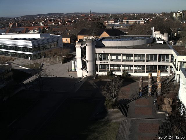 Foto der Webcam: Verwaltungsgebäude, Innenhof mit Audimax, Hörsaal-Gebäude 1