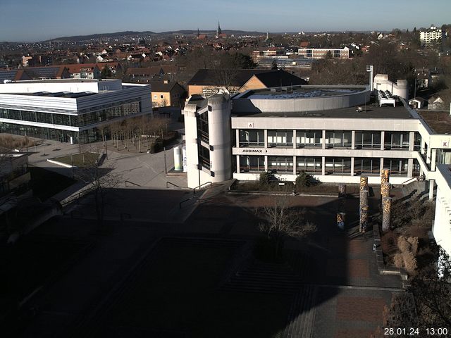 Foto der Webcam: Verwaltungsgebäude, Innenhof mit Audimax, Hörsaal-Gebäude 1