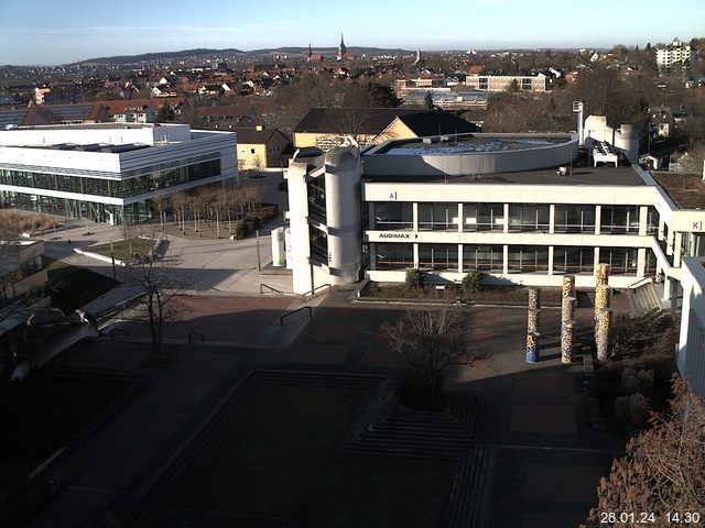 Foto der Webcam: Verwaltungsgebäude, Innenhof mit Audimax, Hörsaal-Gebäude 1