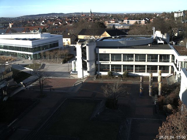 Foto der Webcam: Verwaltungsgebäude, Innenhof mit Audimax, Hörsaal-Gebäude 1