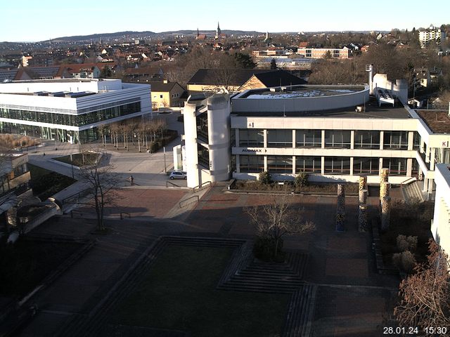 Foto der Webcam: Verwaltungsgebäude, Innenhof mit Audimax, Hörsaal-Gebäude 1