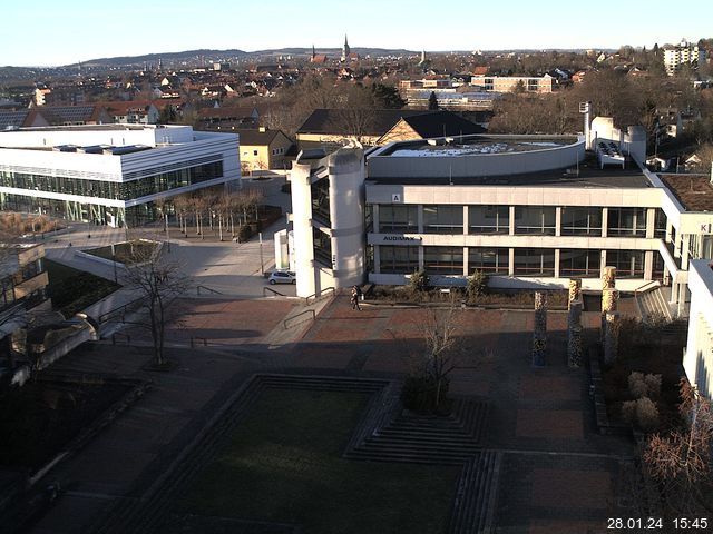 Foto der Webcam: Verwaltungsgebäude, Innenhof mit Audimax, Hörsaal-Gebäude 1