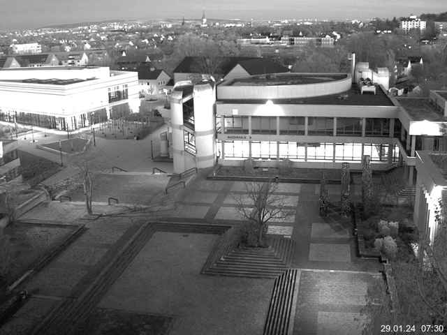 Foto der Webcam: Verwaltungsgebäude, Innenhof mit Audimax, Hörsaal-Gebäude 1