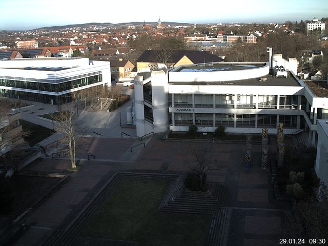 Foto der Webcam: Verwaltungsgebäude, Innenhof mit Audimax, Hörsaal-Gebäude 1