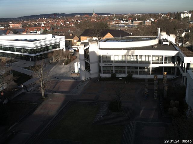 Foto der Webcam: Verwaltungsgebäude, Innenhof mit Audimax, Hörsaal-Gebäude 1