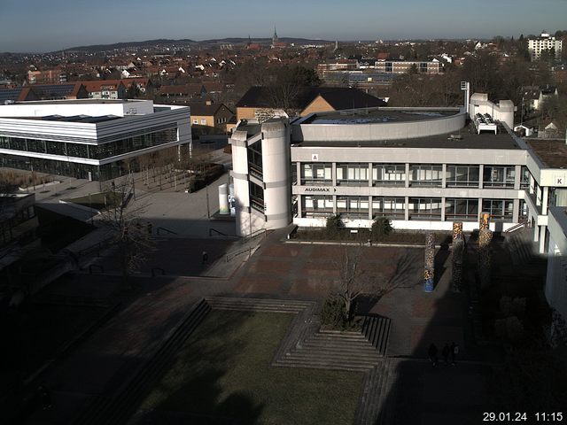 Foto der Webcam: Verwaltungsgebäude, Innenhof mit Audimax, Hörsaal-Gebäude 1