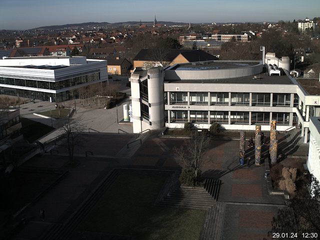 Foto der Webcam: Verwaltungsgebäude, Innenhof mit Audimax, Hörsaal-Gebäude 1