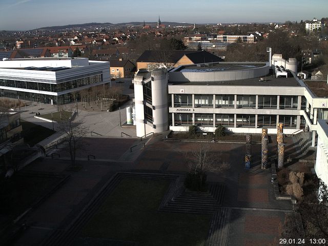 Foto der Webcam: Verwaltungsgebäude, Innenhof mit Audimax, Hörsaal-Gebäude 1