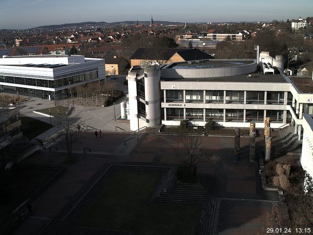 Foto der Webcam: Verwaltungsgebäude, Innenhof mit Audimax, Hörsaal-Gebäude 1