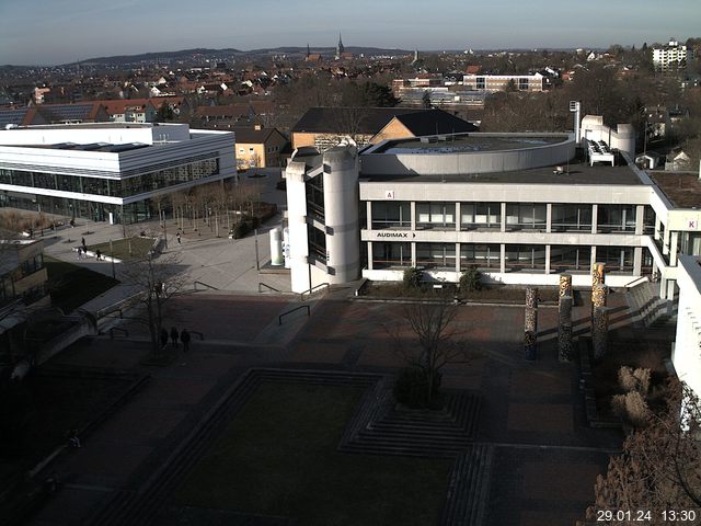 Foto der Webcam: Verwaltungsgebäude, Innenhof mit Audimax, Hörsaal-Gebäude 1