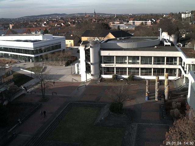 Foto der Webcam: Verwaltungsgebäude, Innenhof mit Audimax, Hörsaal-Gebäude 1