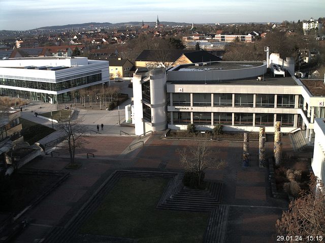 Foto der Webcam: Verwaltungsgebäude, Innenhof mit Audimax, Hörsaal-Gebäude 1