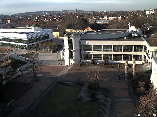 Foto der Webcam: Verwaltungsgebäude, Innenhof mit Audimax, Hörsaal-Gebäude 1