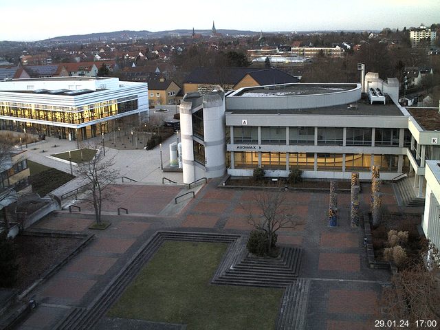 Foto der Webcam: Verwaltungsgebäude, Innenhof mit Audimax, Hörsaal-Gebäude 1