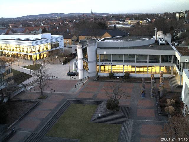 Foto der Webcam: Verwaltungsgebäude, Innenhof mit Audimax, Hörsaal-Gebäude 1