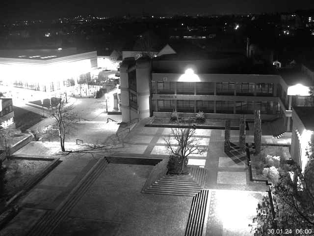 Foto der Webcam: Verwaltungsgebäude, Innenhof mit Audimax, Hörsaal-Gebäude 1