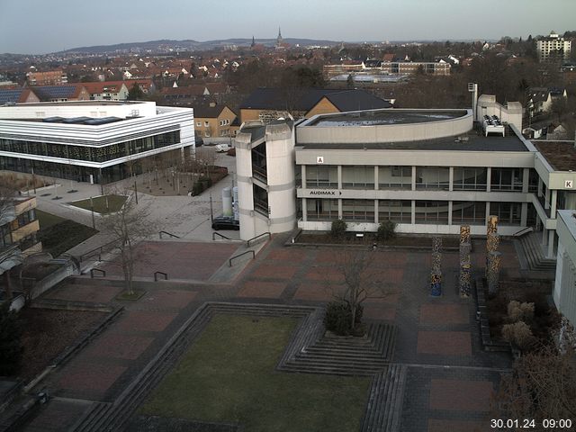 Foto der Webcam: Verwaltungsgebäude, Innenhof mit Audimax, Hörsaal-Gebäude 1