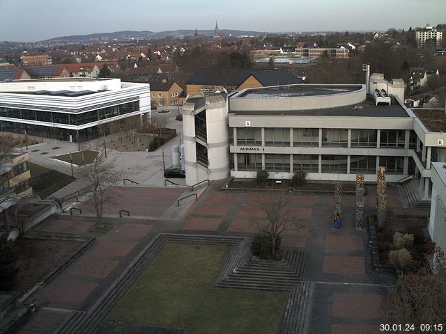 Foto der Webcam: Verwaltungsgebäude, Innenhof mit Audimax, Hörsaal-Gebäude 1