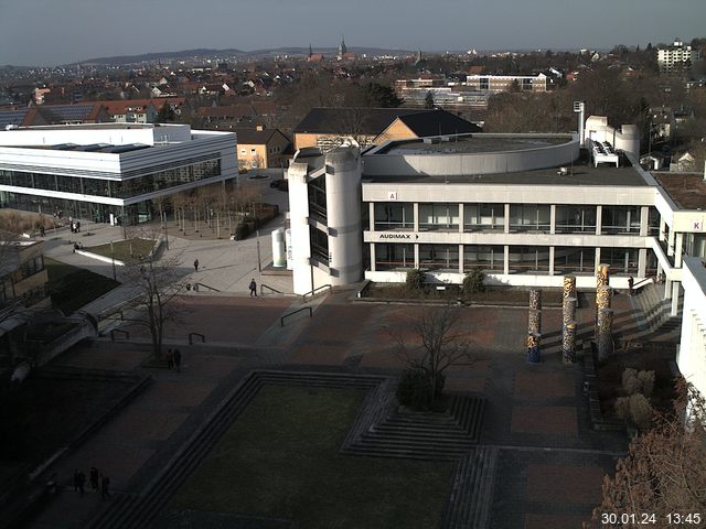 Foto der Webcam: Verwaltungsgebäude, Innenhof mit Audimax, Hörsaal-Gebäude 1