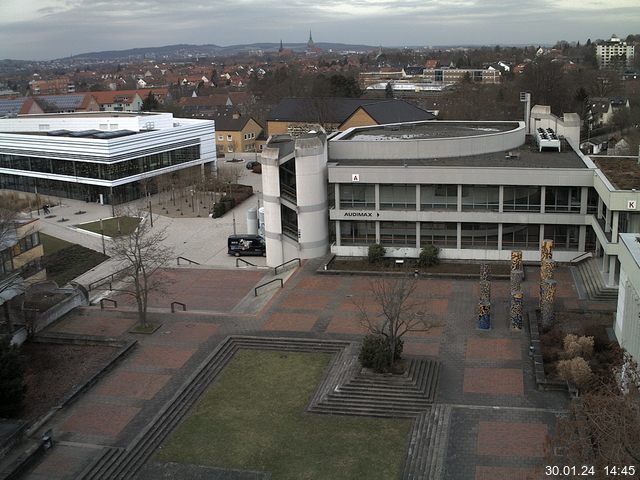 Foto der Webcam: Verwaltungsgebäude, Innenhof mit Audimax, Hörsaal-Gebäude 1