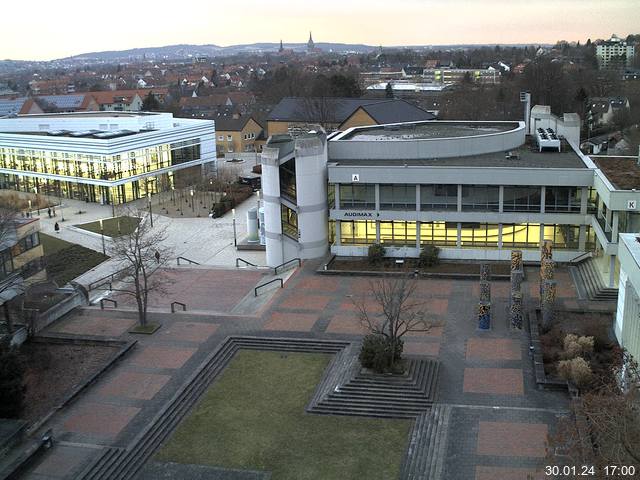 Foto der Webcam: Verwaltungsgebäude, Innenhof mit Audimax, Hörsaal-Gebäude 1