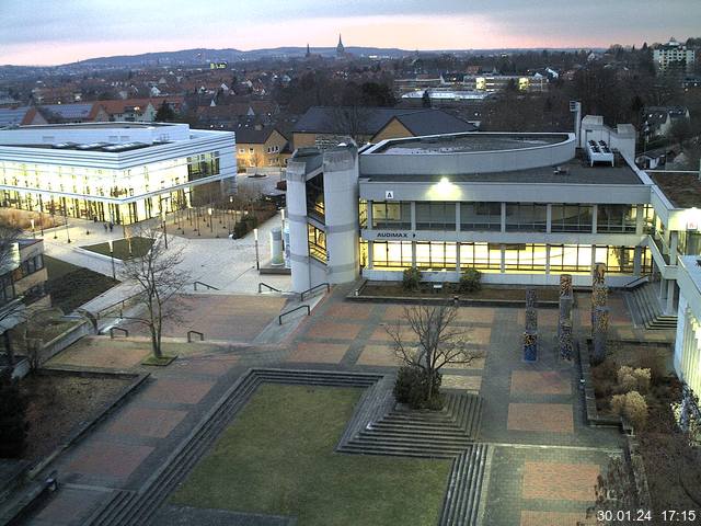 Foto der Webcam: Verwaltungsgebäude, Innenhof mit Audimax, Hörsaal-Gebäude 1