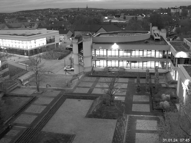 Foto der Webcam: Verwaltungsgebäude, Innenhof mit Audimax, Hörsaal-Gebäude 1