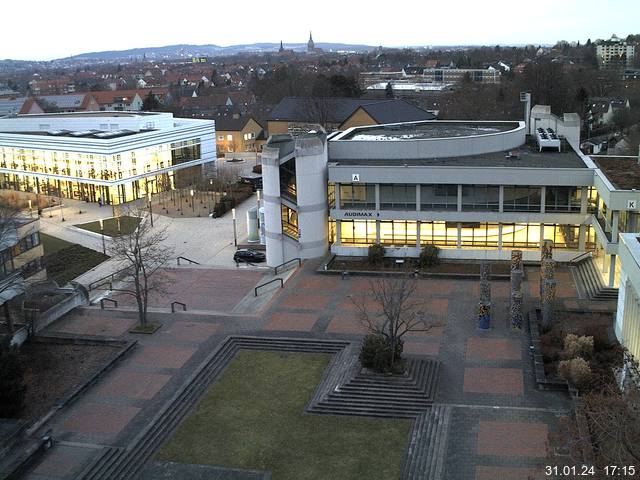 Foto der Webcam: Verwaltungsgebäude, Innenhof mit Audimax, Hörsaal-Gebäude 1