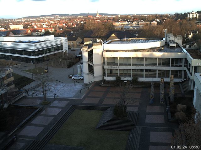 Foto der Webcam: Verwaltungsgebäude, Innenhof mit Audimax, Hörsaal-Gebäude 1