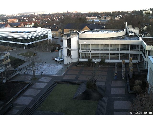 Foto der Webcam: Verwaltungsgebäude, Innenhof mit Audimax, Hörsaal-Gebäude 1