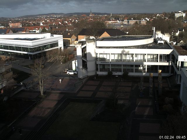 Foto der Webcam: Verwaltungsgebäude, Innenhof mit Audimax, Hörsaal-Gebäude 1