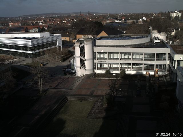 Foto der Webcam: Verwaltungsgebäude, Innenhof mit Audimax, Hörsaal-Gebäude 1