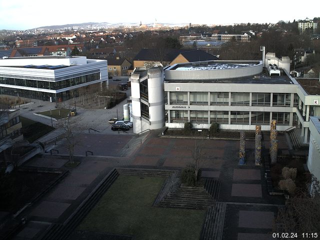 Foto der Webcam: Verwaltungsgebäude, Innenhof mit Audimax, Hörsaal-Gebäude 1