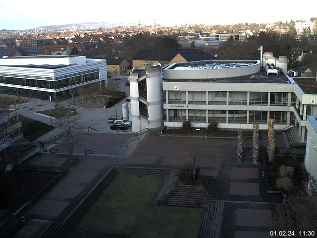 Foto der Webcam: Verwaltungsgebäude, Innenhof mit Audimax, Hörsaal-Gebäude 1